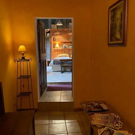 Guest house Les Means