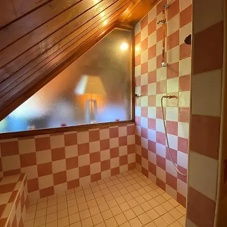 Les Means Guest house *