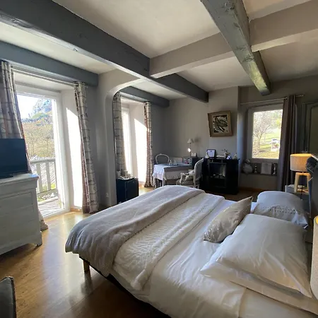 Guest house Les Means Meolans-Revel