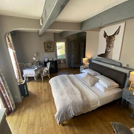 Les Means Guest house
