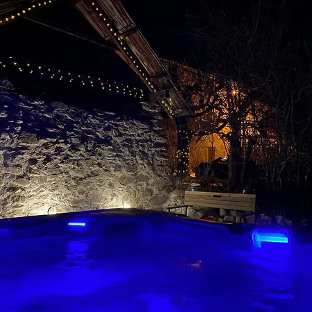 Les Means Guest house *